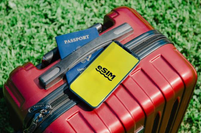 Syria launches its first eSIM service, making travel and mobile use easier than ever. Enjoy dual numbers, better security, and seamless internet on the go!
