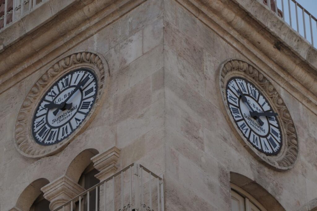 What’s the time across Syria and Lebanon right now? Winter clocks don’t line up. Avoid missed flights and meetups—see today’s update and stay on time now.