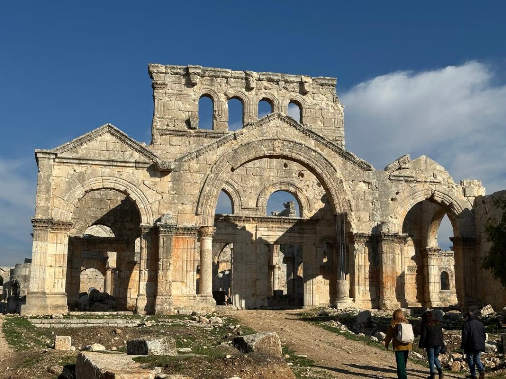 Want the complete list of Syria tourist attractions 2025? Damascus, Aleppo, Palmyra, Krak, prices and hours. Plan easily, start your trip now.