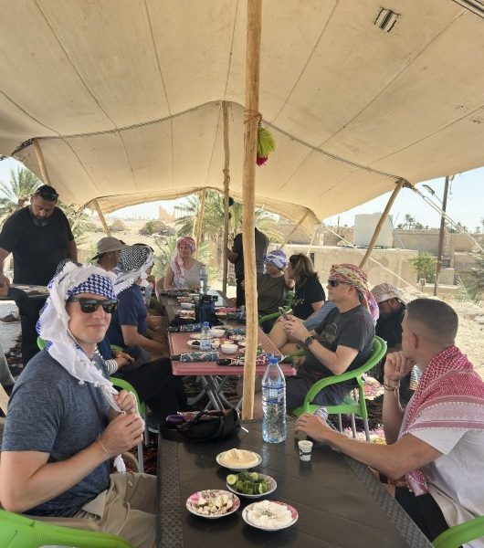 palmyra breakfast with tourists in a bedouin tent palmyra-breakfast-with-tourists-in-a-bedouin-tent